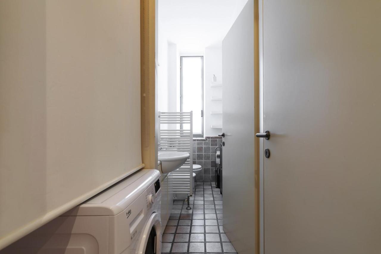 Charming San Babila Apt. Milan Exterior photo