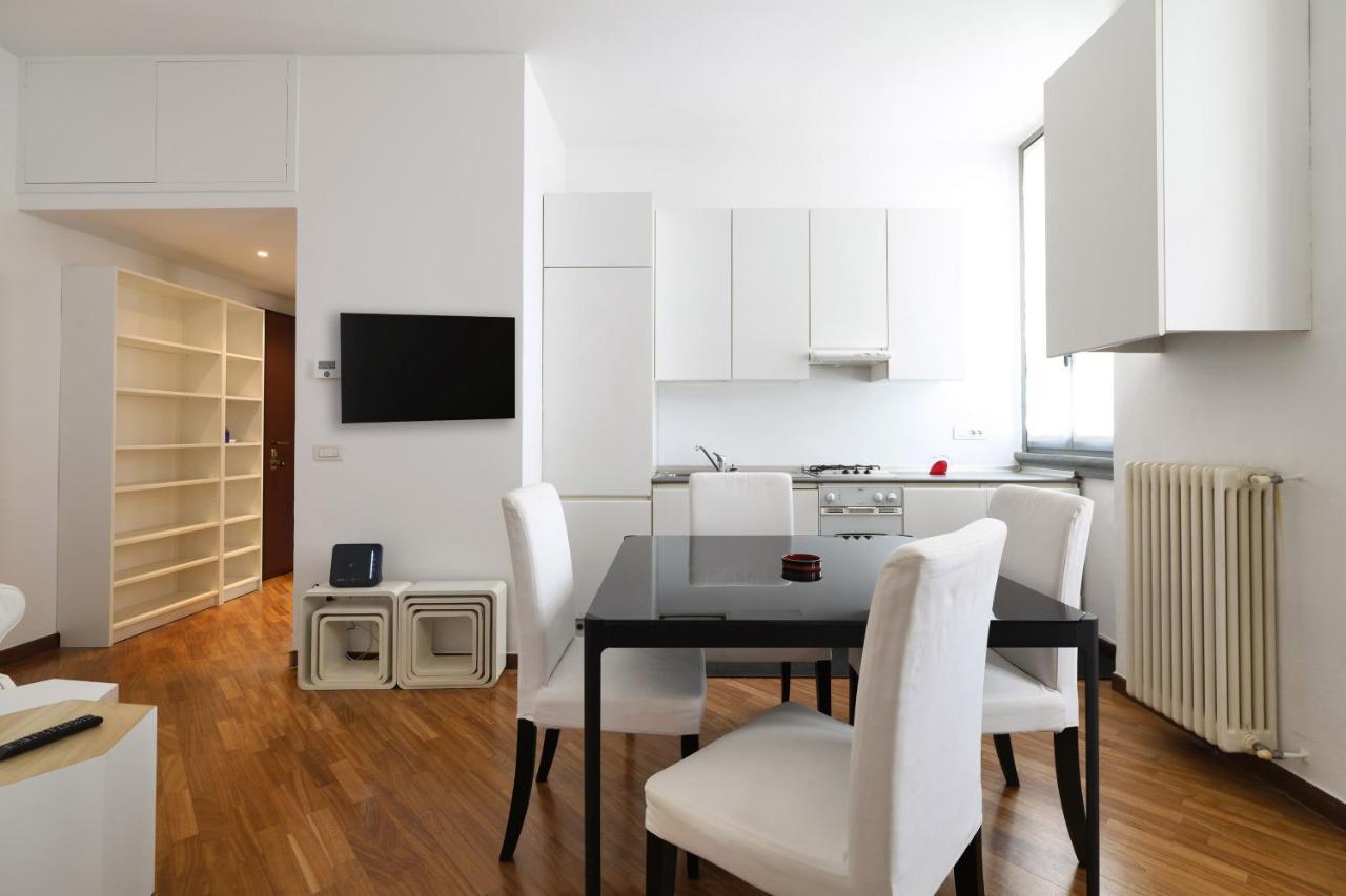Charming San Babila Apt. Milan Exterior photo